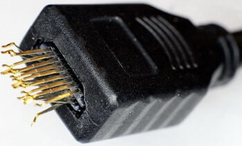 معیوب شدن کابل HDMI علت سیاه شدن تصویر تلویزیون