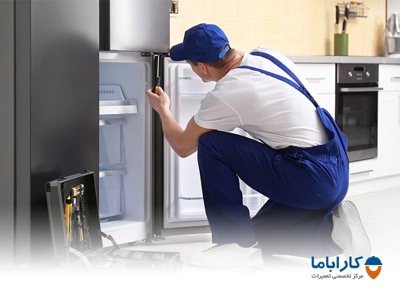 مراحل گام‌به‌گام باز کردن لوله تخلیه یخچال